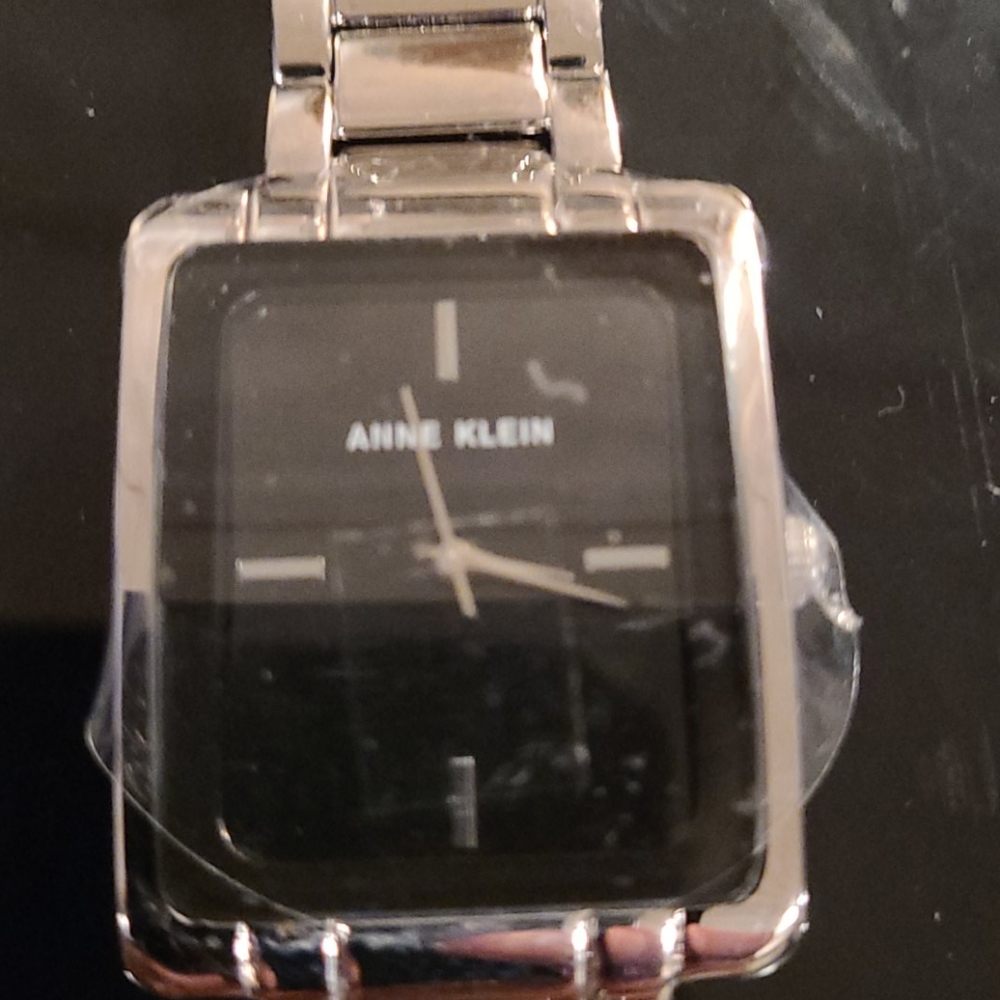 Watch - Picture 8 of 8